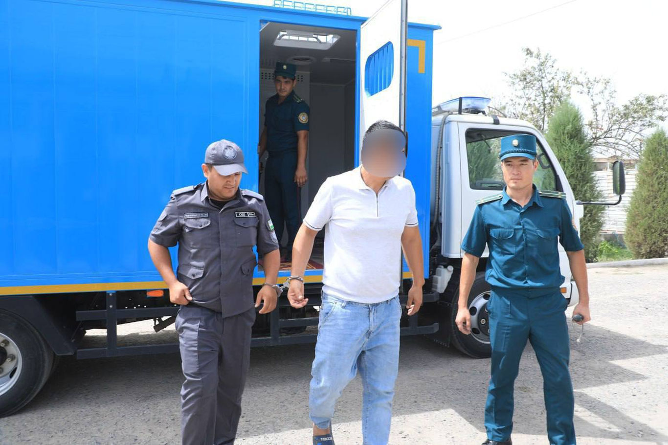 Директорни калтаклаган шахс қамоққа олинди