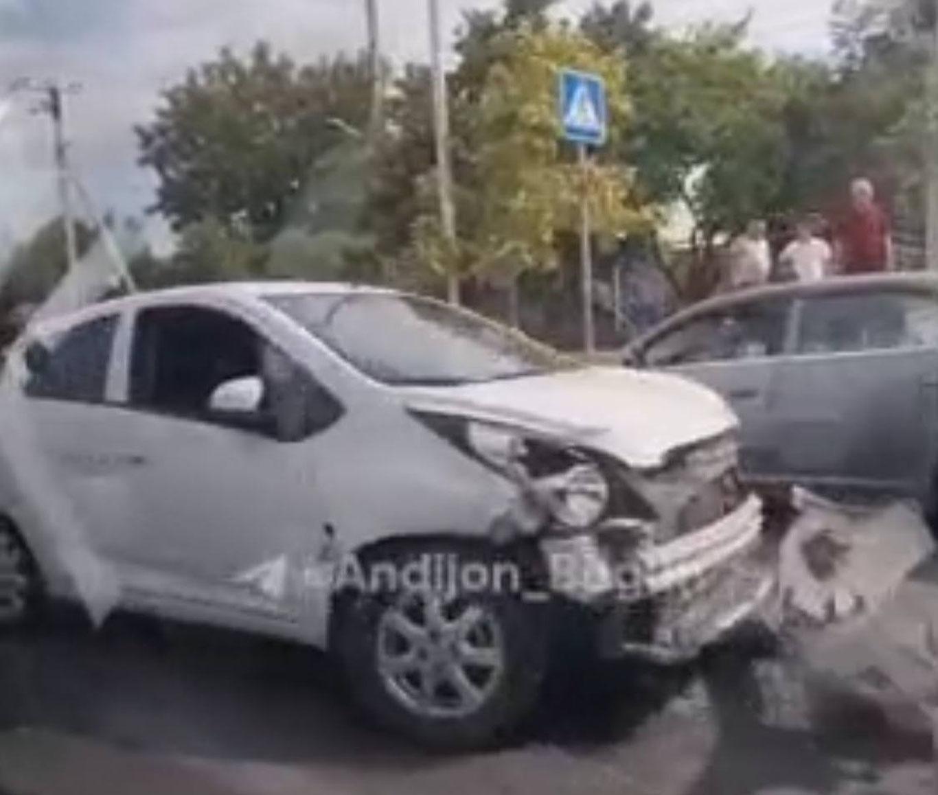 Андижонда иккита автомашина ЙТҲга учради
