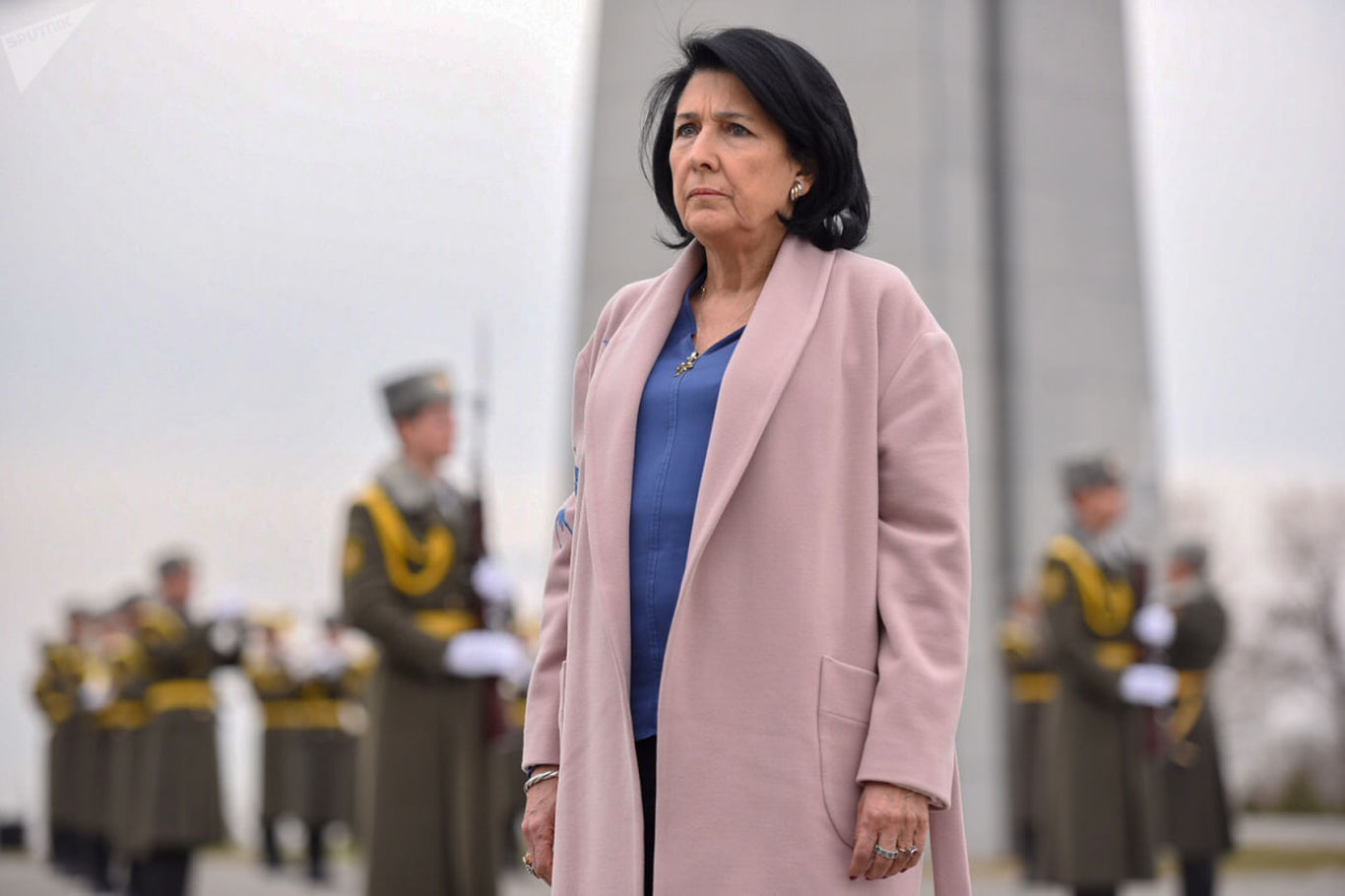 Gurjiston prezidenti isteʼfoga chiqmasligini maʼlum qildi