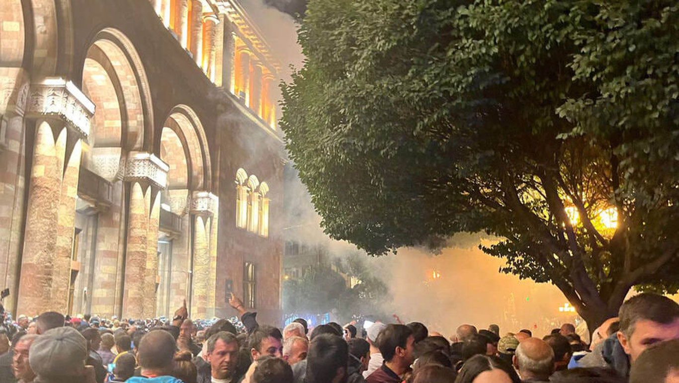 Bayrutdagi AQSH elchixonasiga hujum uyushtirildi