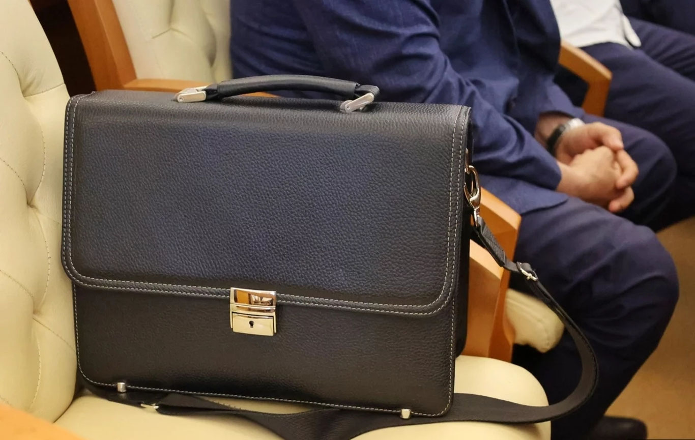 Инвестиция вазирининг икки ўринбосари ишдан олинди