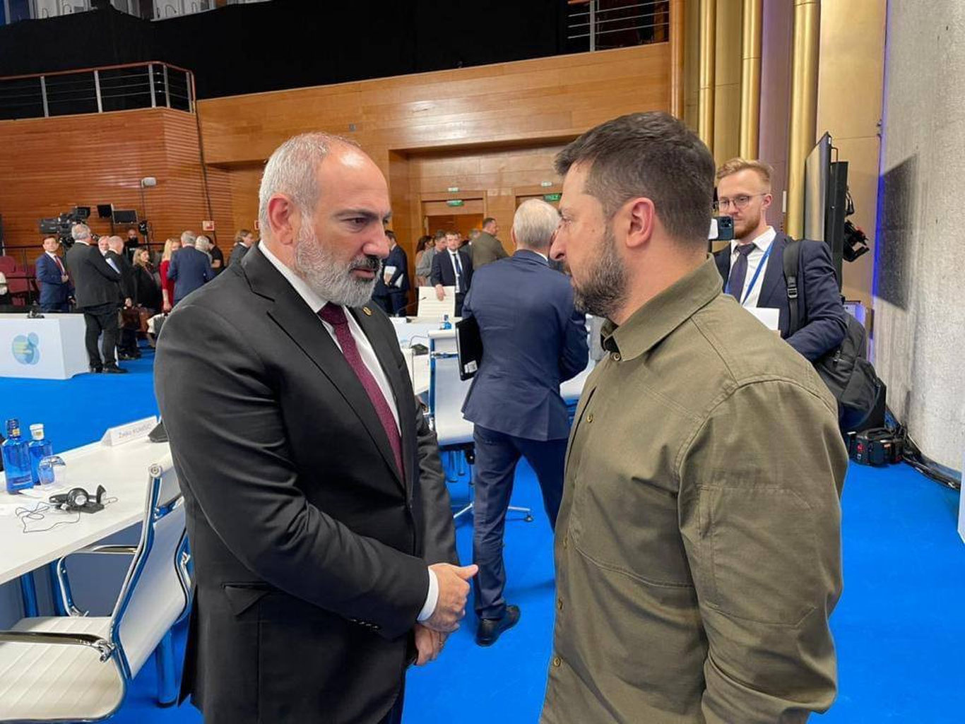 Zelenskiy ilk bor Pashinyan bilan uchrashdi
