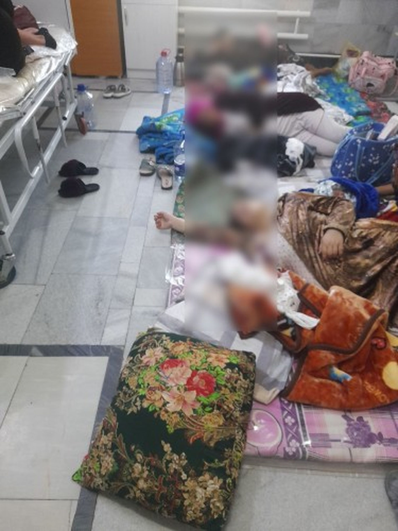 Qashqadaryodagi tug‘uruqxonada ayollar yerda yotgani aytilmoqda
