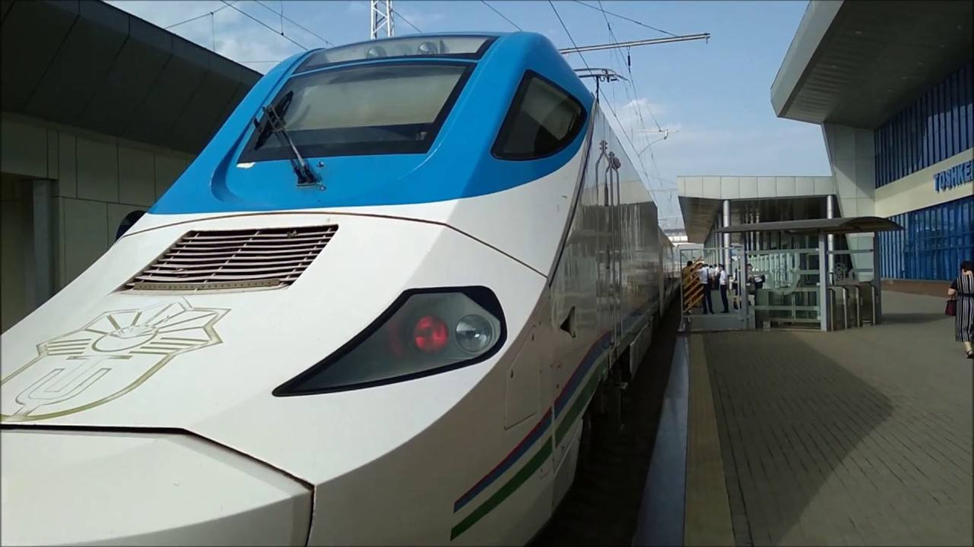 2025 yildan “Toshkent–Xiva” tezyurar poyezdi qatnovi yo‘lga qo‘yiladi