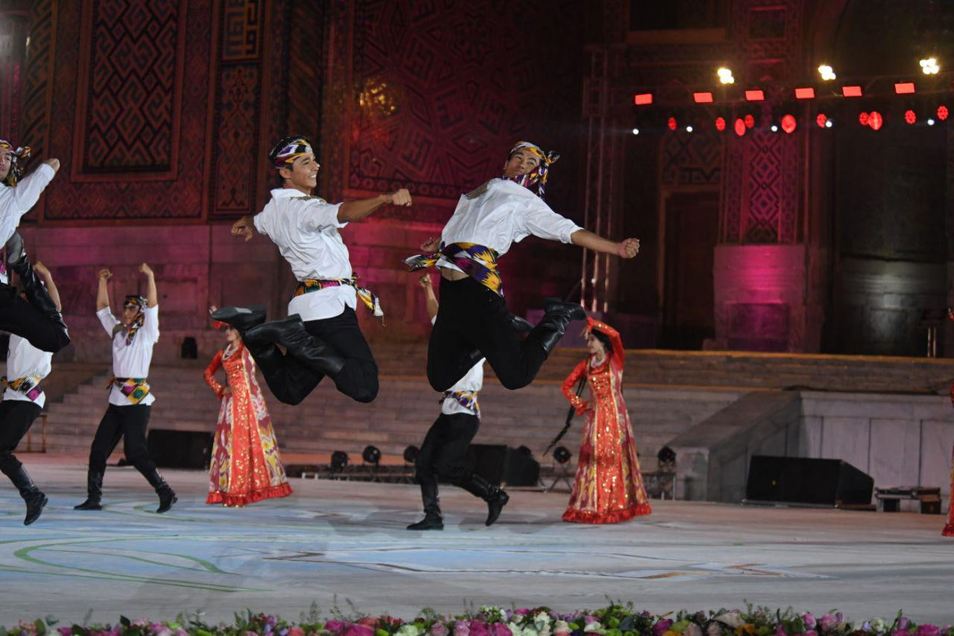 Президент ташаббуси: "Шарқ тароналари" Наманганда ўтказилади