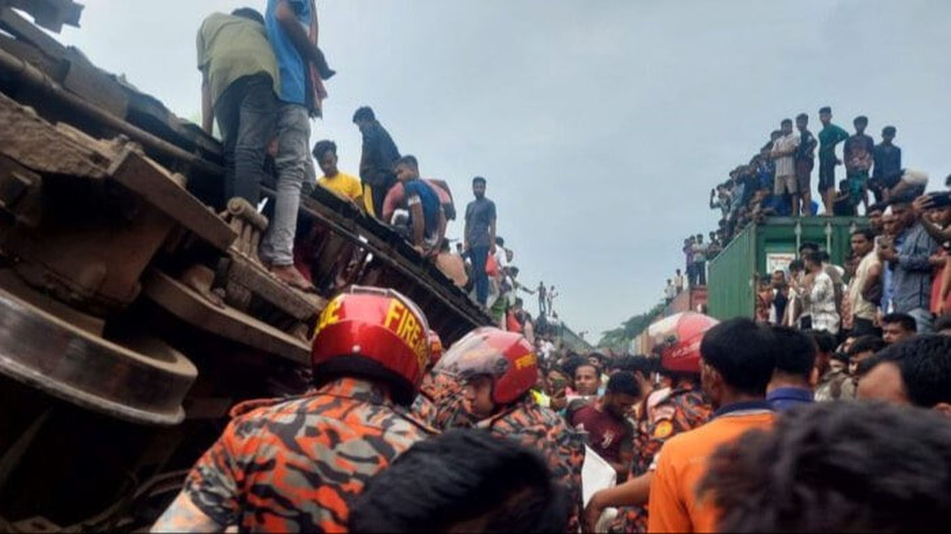 Bangladeshda poyezdlar to‘qnashib ketdi