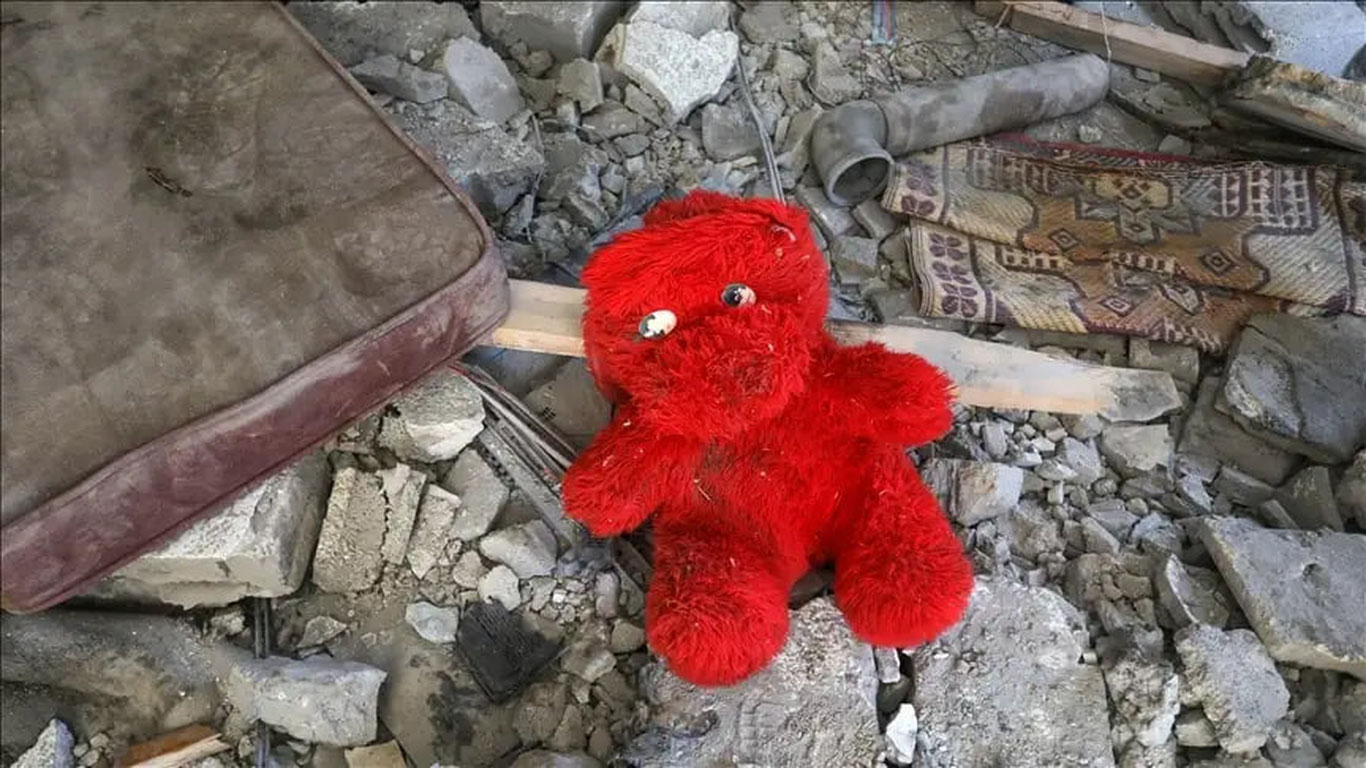 Ғазода вайроналар остидан бир неча бола қутқарилди