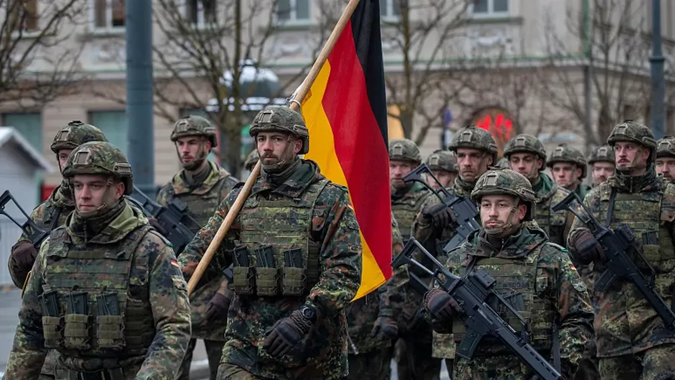 O'zgarish shamoli: Germaniya o'z armiyasini katta urushga tayyorlashni boshlaydi