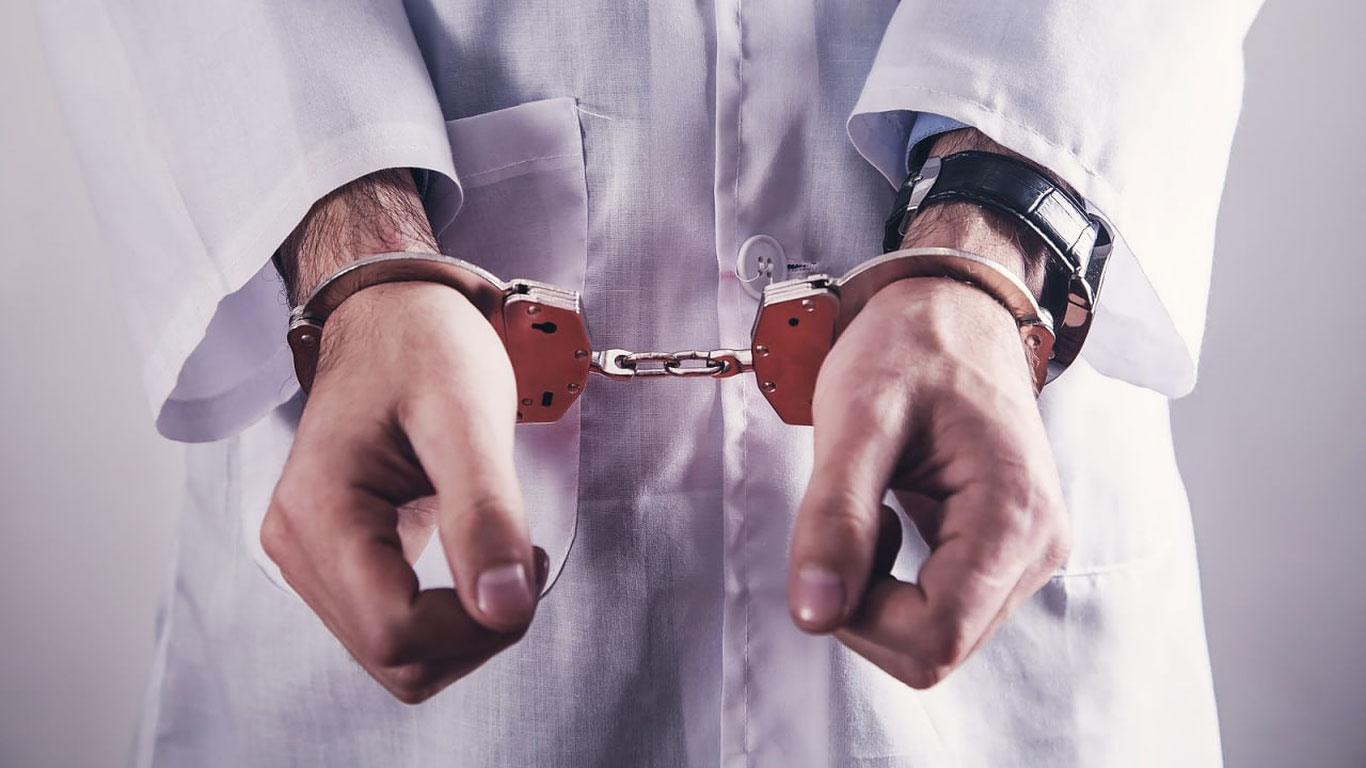 Бемор аёлга тегажоғлик қилгани айтилаётган тез ёрдам ходими ушланди