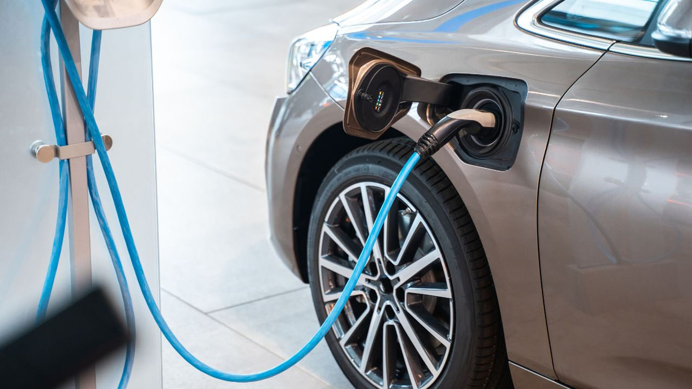 Ҳудудларда электромобилларни қувватлантириш станциялари ўрнатилади