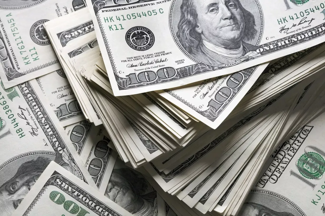 Yangi haftadan dollar pastlaydi