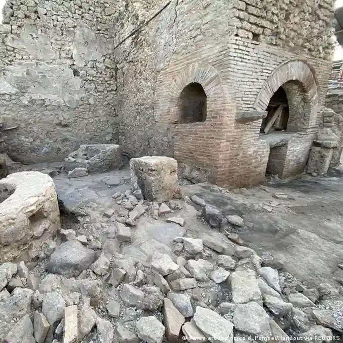 Italiyada qullar saqlangan novvoyxona topildi