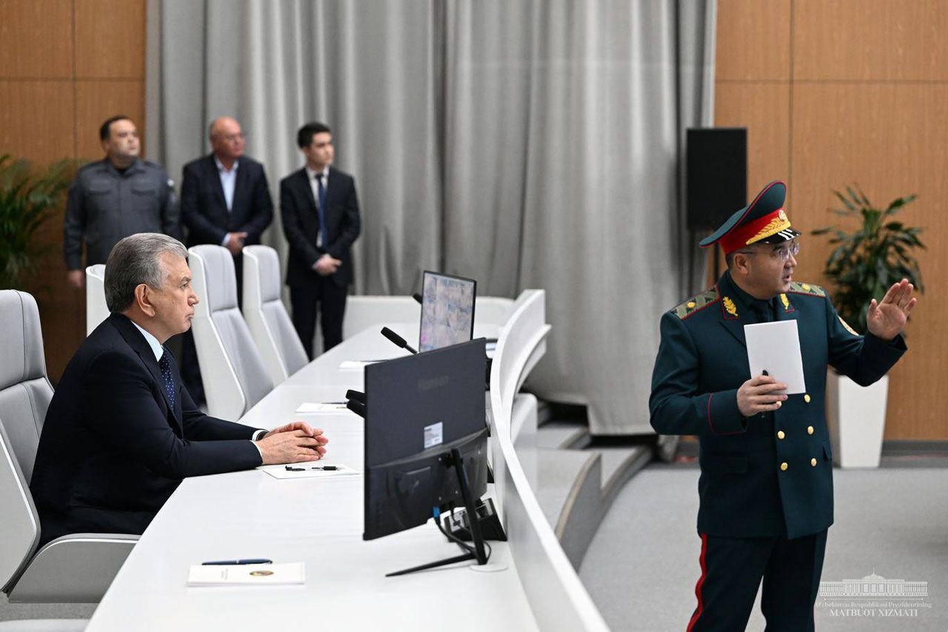Shavkat Mirziyoyev IIBB Yagona tezkor boshqaruv markazi faoliyati bilan tanishdi