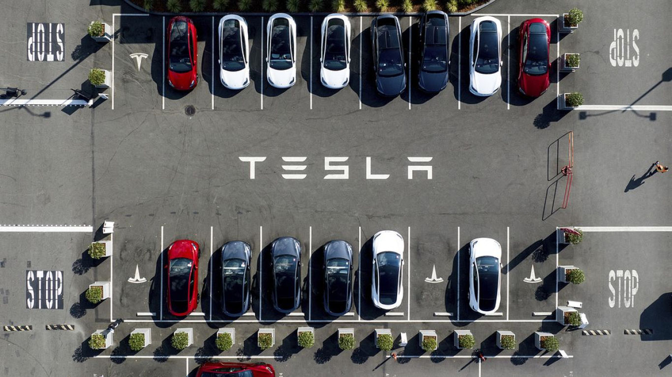 Tesla AQSHdagi avtomobillarni qaytarib yig‘ib olmoqda