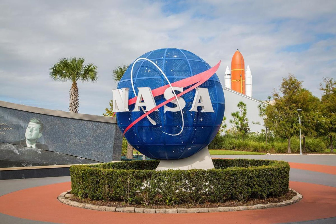 NASA ilk bor xorijlik astronavtni Oyga uchiradi