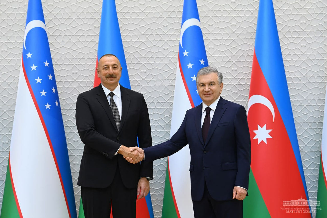 Shavkat Mirziyoyev Ilhom Aliyev bilan telefonlashdi