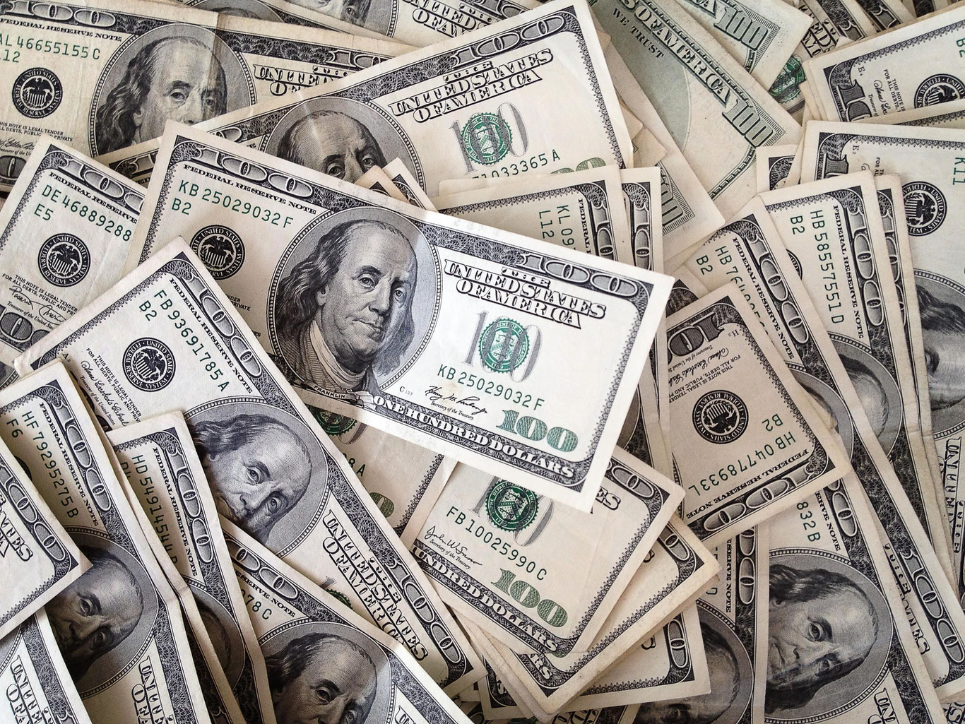 Dollarning rasmiy kursi tushdi