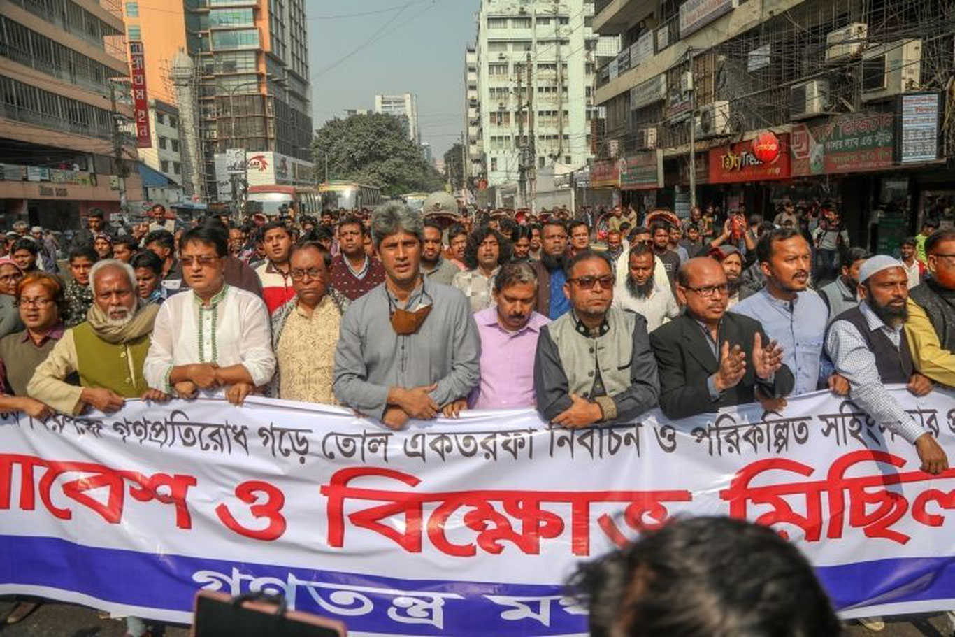 Bangladeshda 14 ta saylov uchastkazi yoqib yuborildi