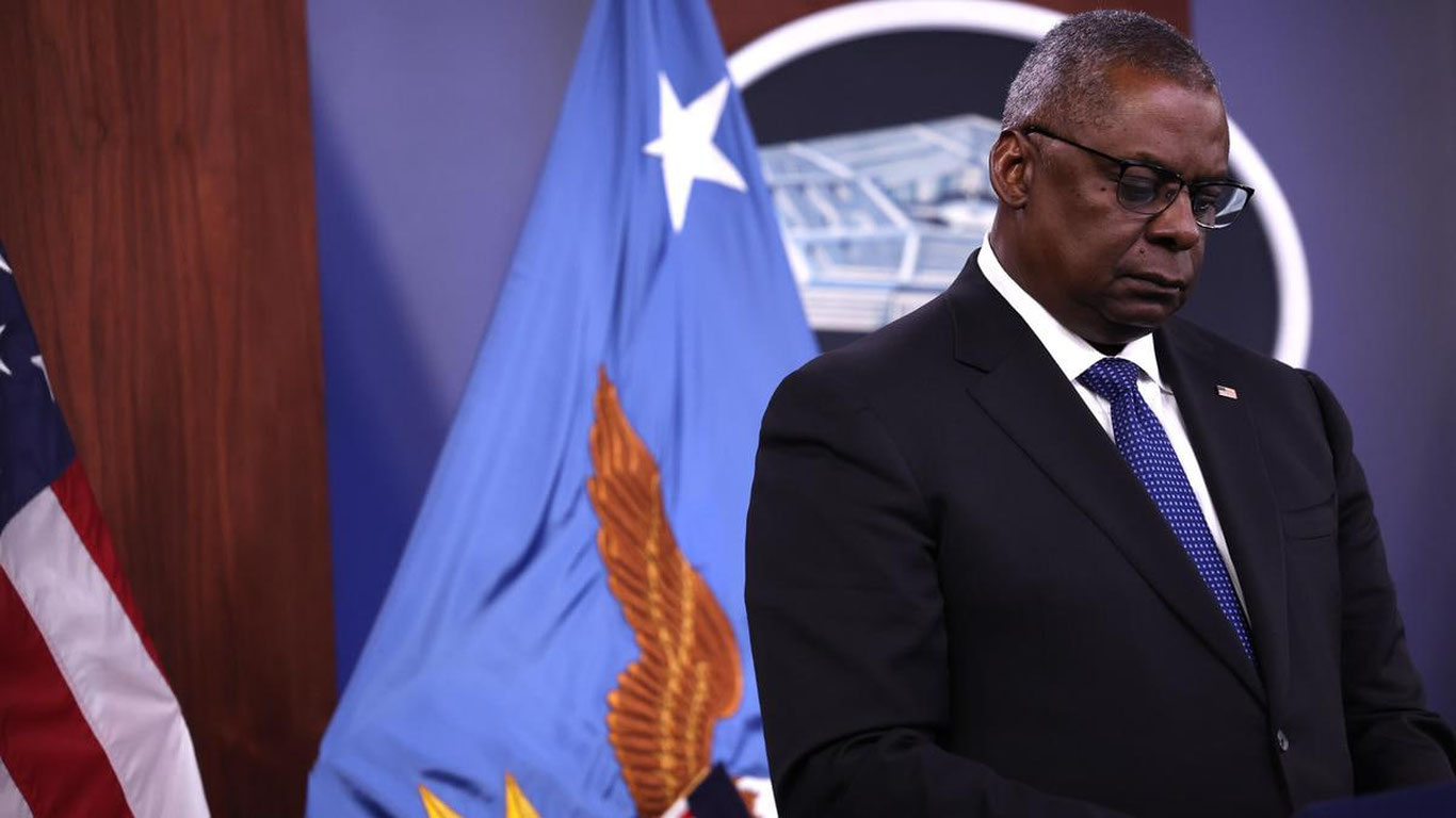 Пентагон раҳбари янги йилдан бери касалхонада. У саратон билан курашмоқда