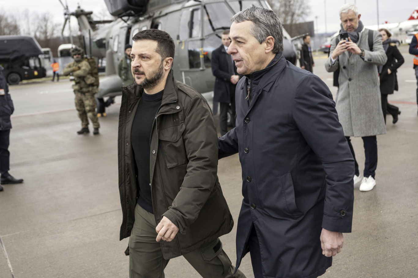 Зеленский Давос форумида қатнашиш учун Швейцарияга борди