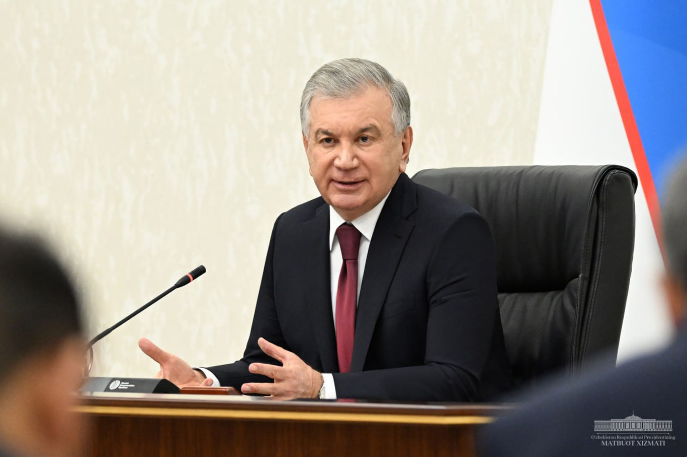 Президент 2024 йилда иқтисодий ривожланишни таъминлаш бўйича йиғилиш ўтказди