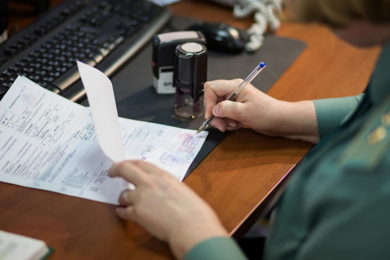 Ўзбекистонда ишлаб чиқарилмайдиган айрим товарлар божхона божидан озод қилинди