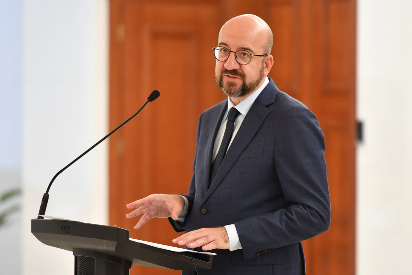 Шарл Мишел Европа кенгаши раҳбари лавозимидан кетиш ҳақидаги фикрини ўзгартирди