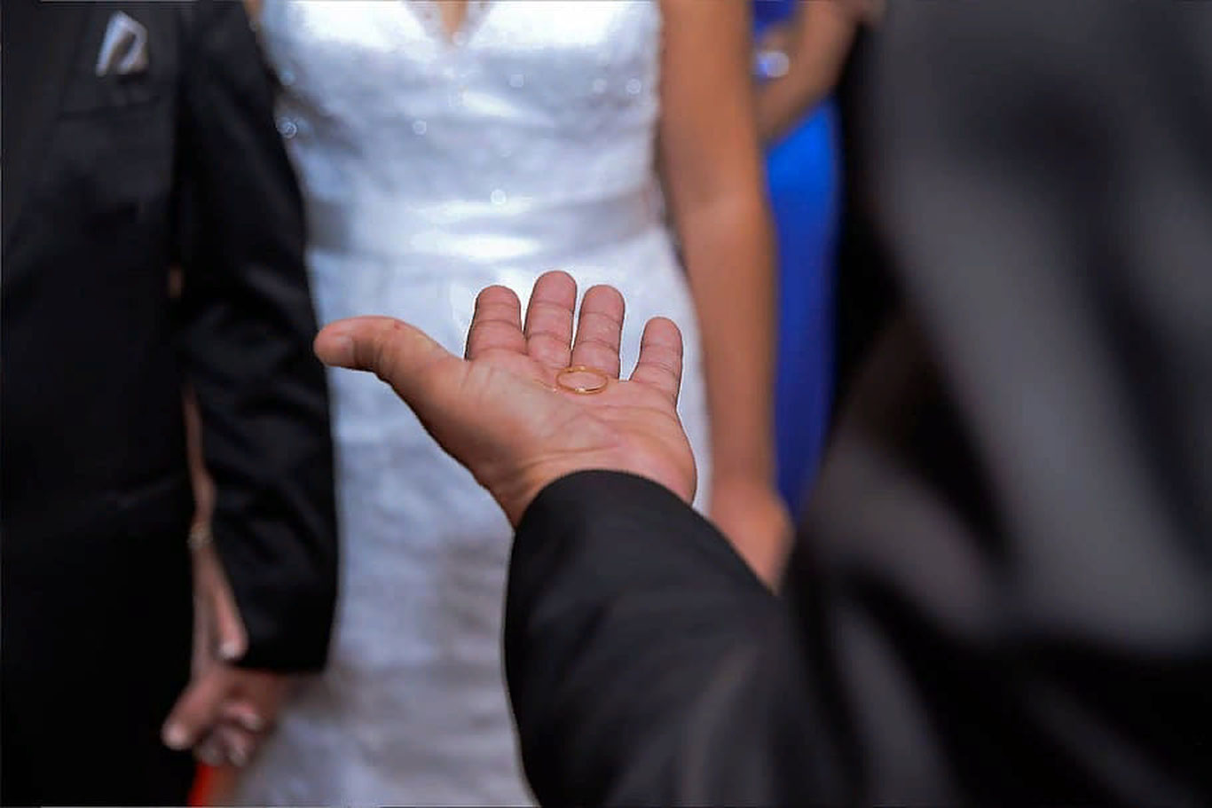 Сирдарёда ота ўз ўғлига никоҳ ўқиди