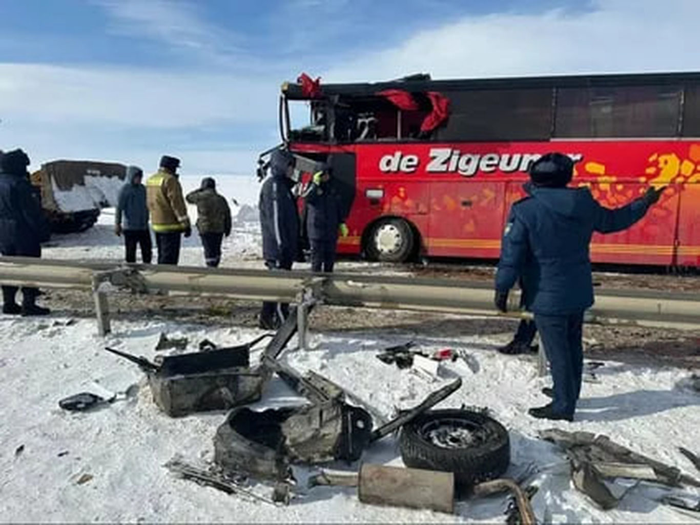 Qozog‘istonda 26 ta avtomobil ishtirokida YTH sodir bo‘ldi — foto