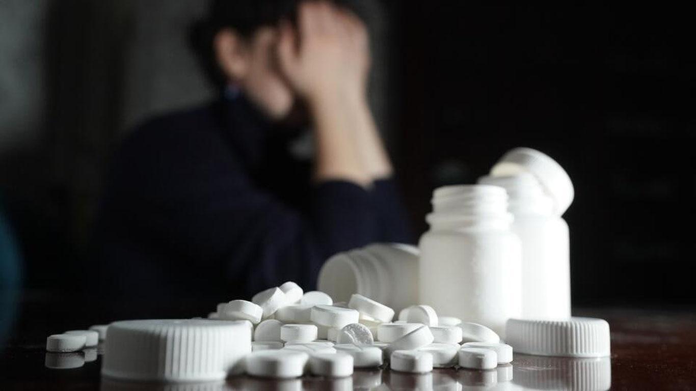 Наманганда қалбаки дориларни тайёрлаб сотган фельдшер ушланди