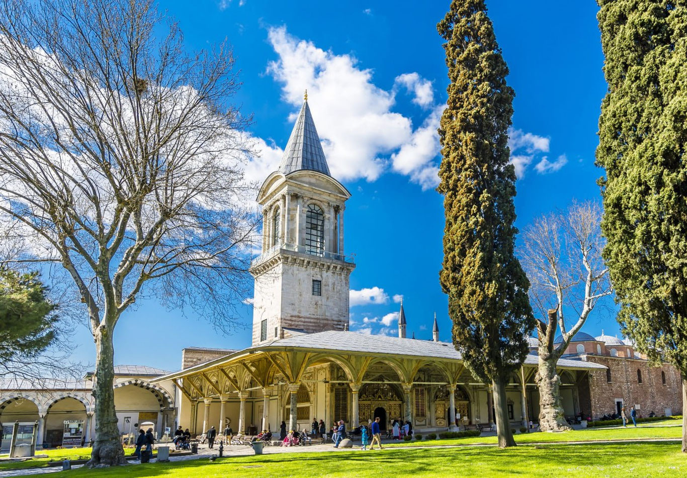 Истанбулнинг улуғвор мероси: Топкапи сарой музейи ҳақида нималар маълум?