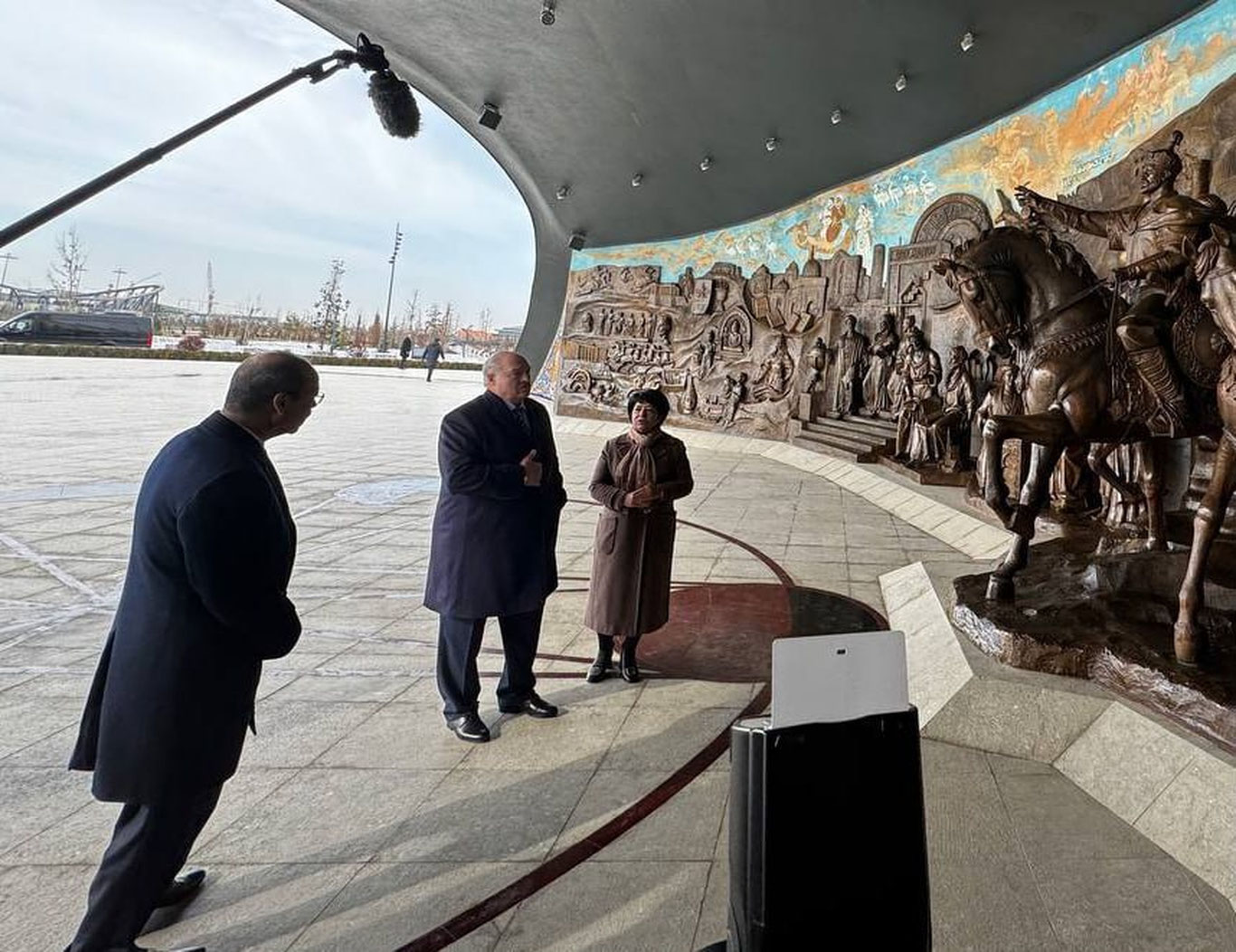 Belarus Prezidenti “Yangi O‘zbekiston” bog‘iga tashrif buyurdi