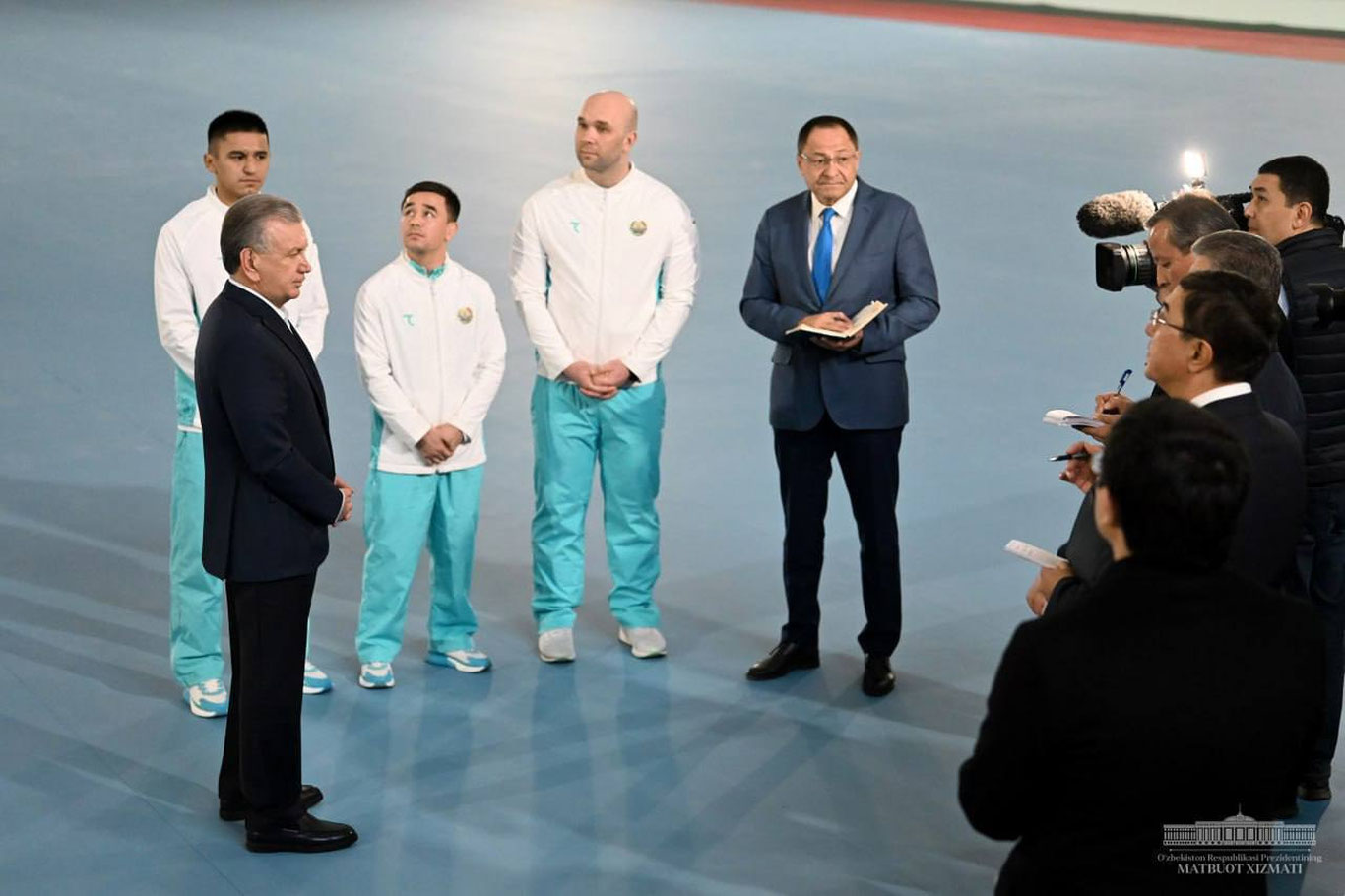 Prezident Andijonda qurilayotgan Universal sport majmuasini borib ko‘rdi
