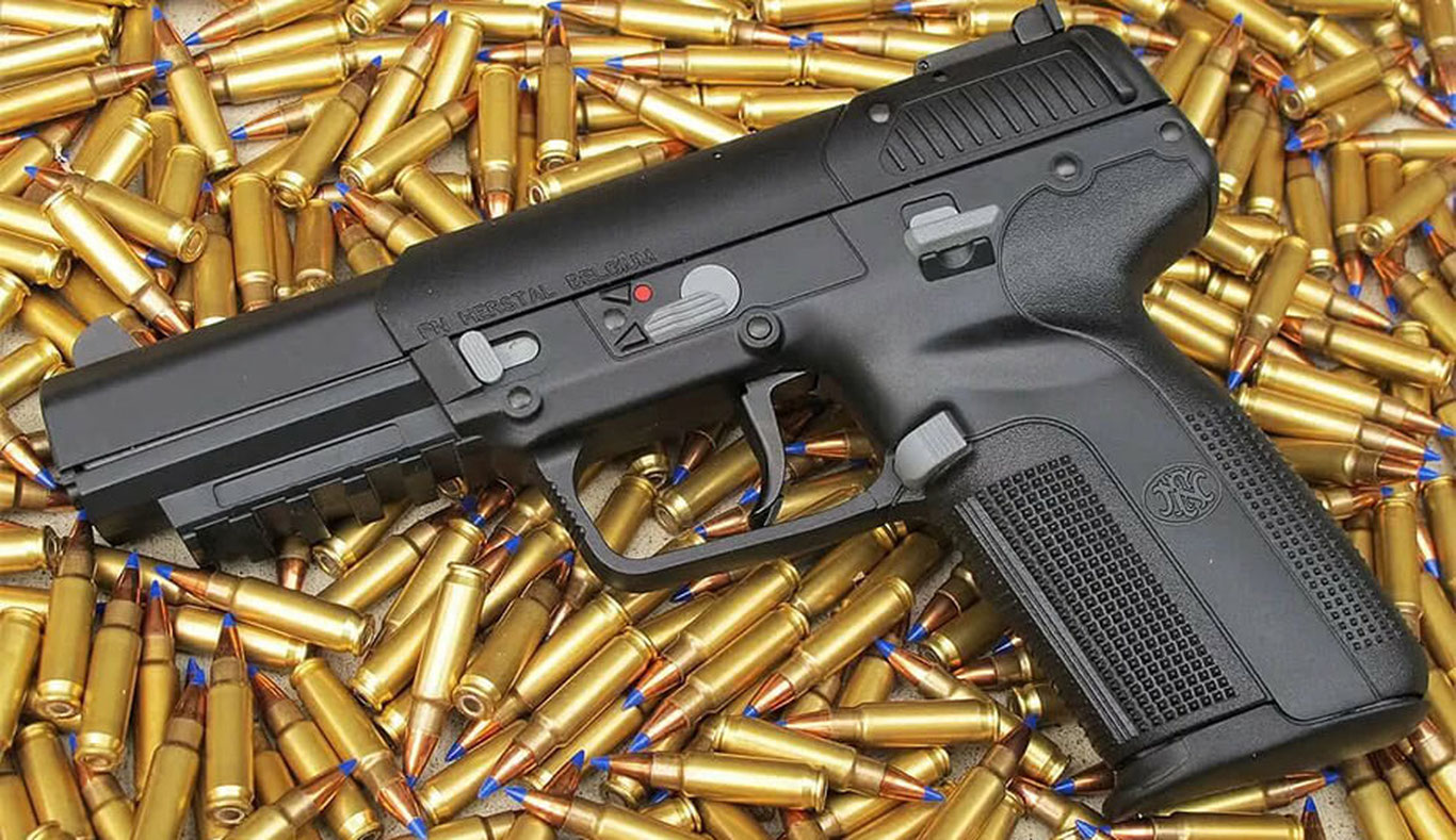 Россиядан Ўзбекистонга ўқотар қуроллар олиб ўтмоқчи бўлган шахслар ушланди