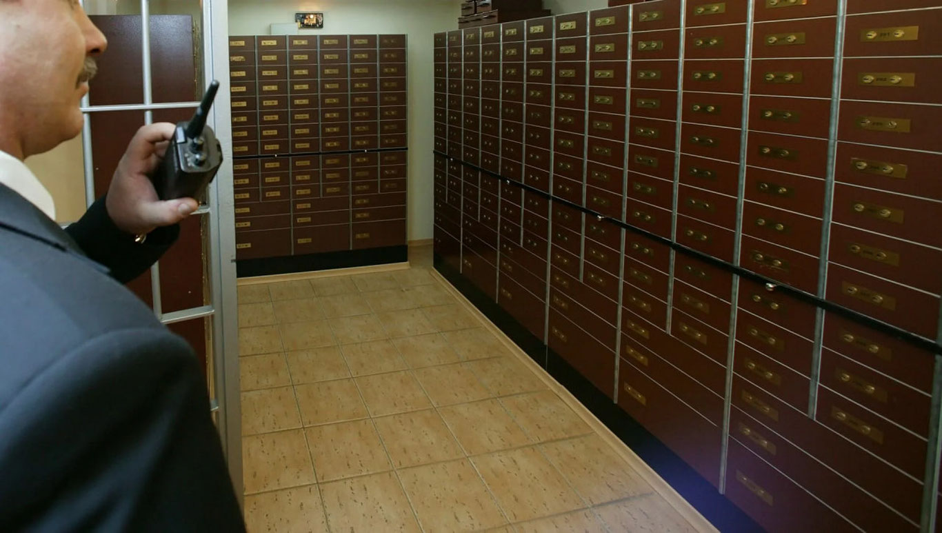 БААдаги банклар россияликларга тегишли ҳисобларини ёпишни бошлади