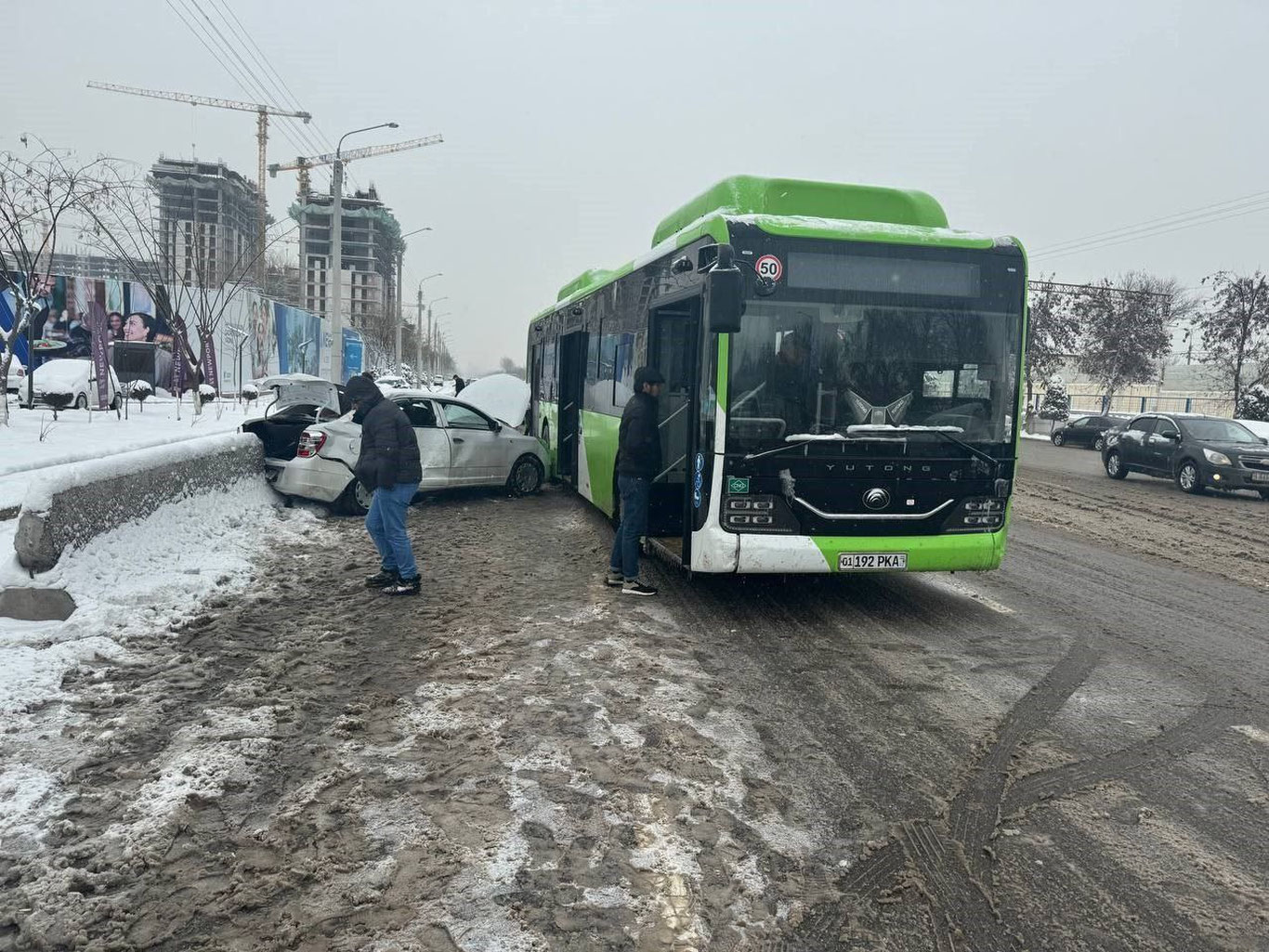 Toshkentda elektrobuslar avariyaga uchradi