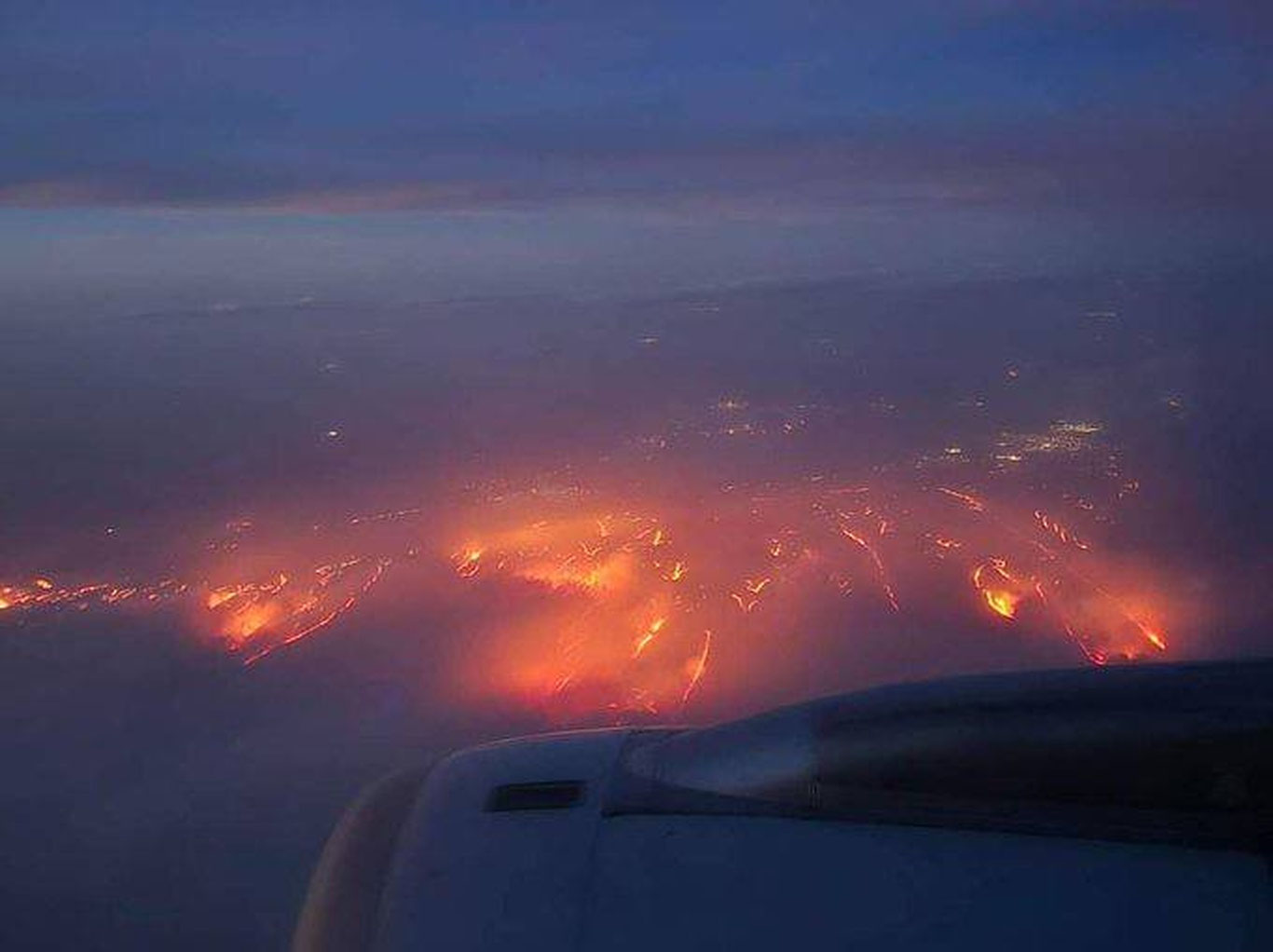 АҚШда катта ёнғин содир бўлмоқда