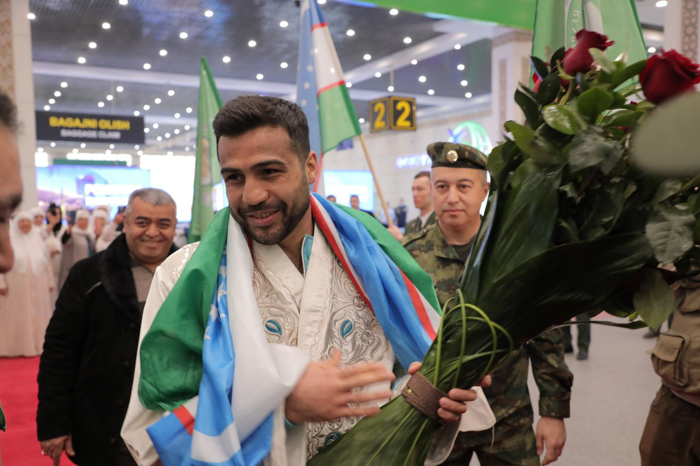 Shahram G‘iyosov Toshkent xalqaro aeroportida tantanali kutib olindi