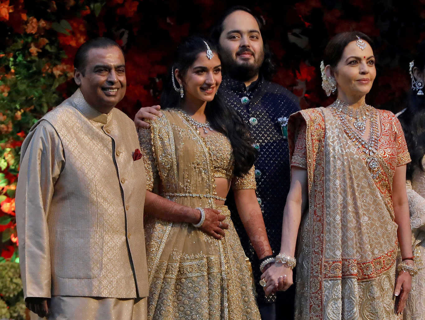 Осиёнинг энг бой одами дабдабали тўй қилди