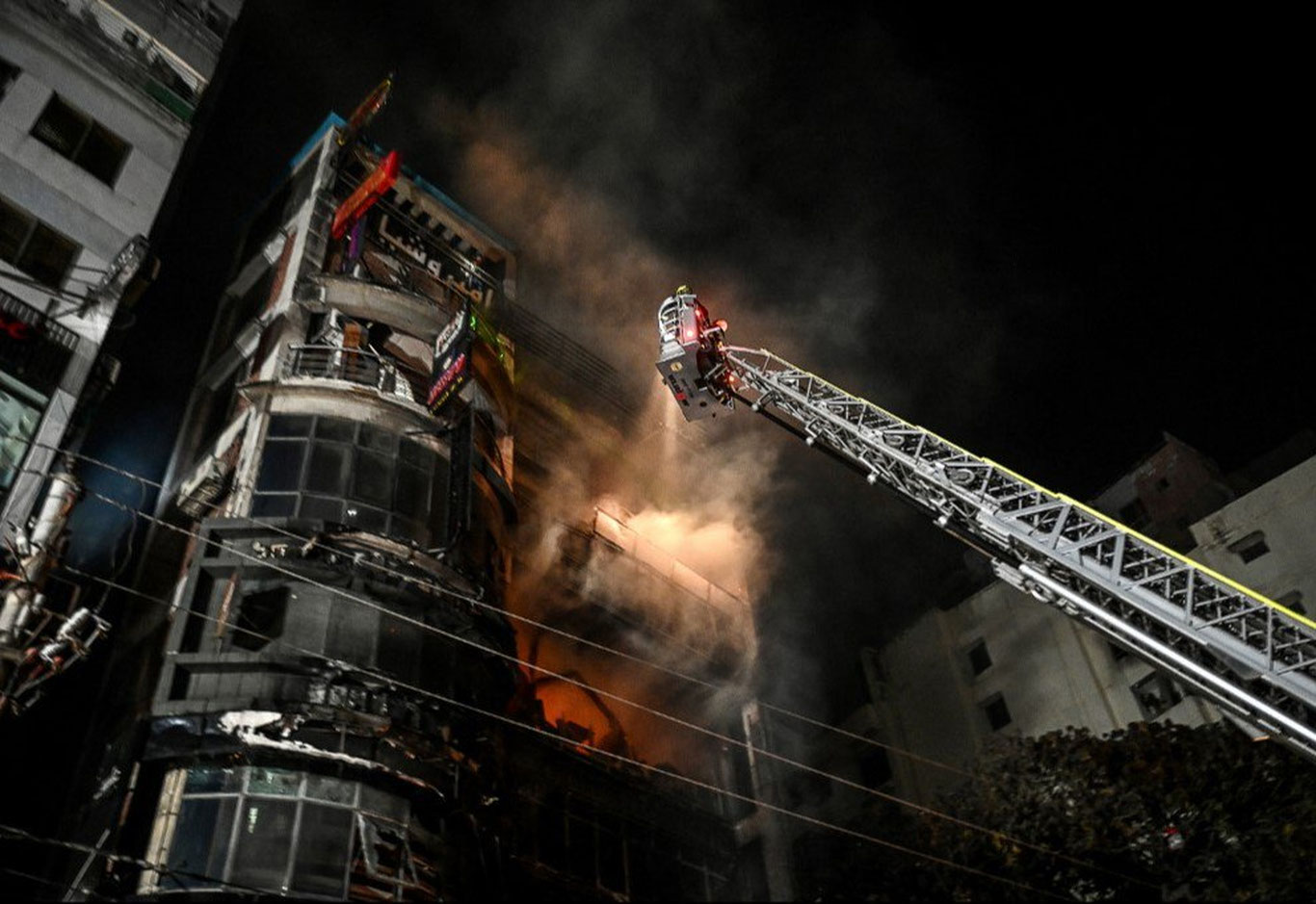 Бангладешда йирик ёнғин юз берди