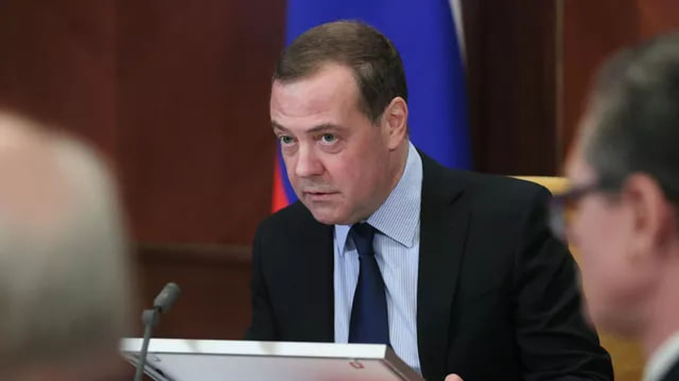 “Germaniya Rossiya bilan urushga tayyorlanmoqda”