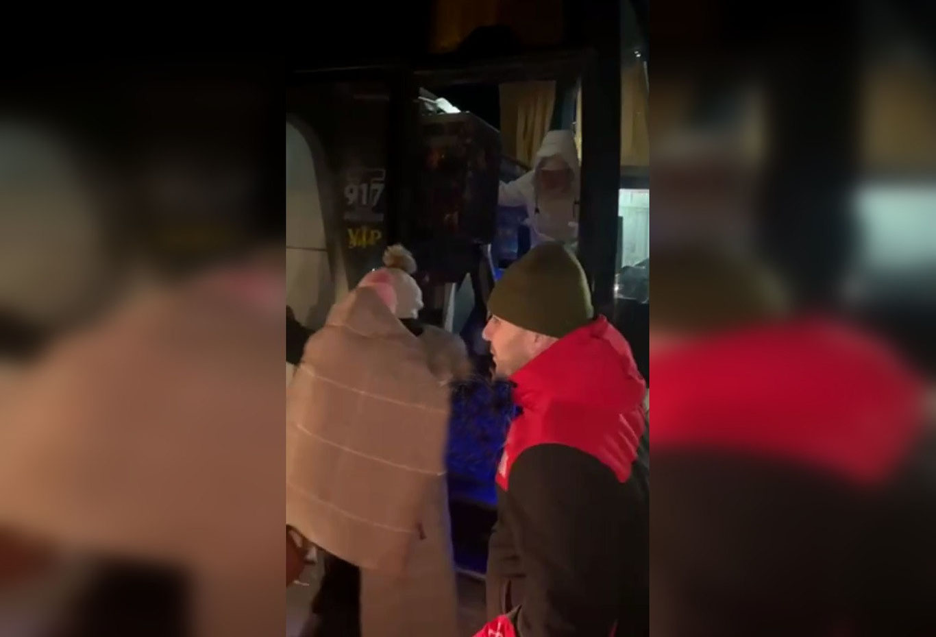 O‘zbekistonliklar nosoz avtobusdan evakuatsiya qilindi