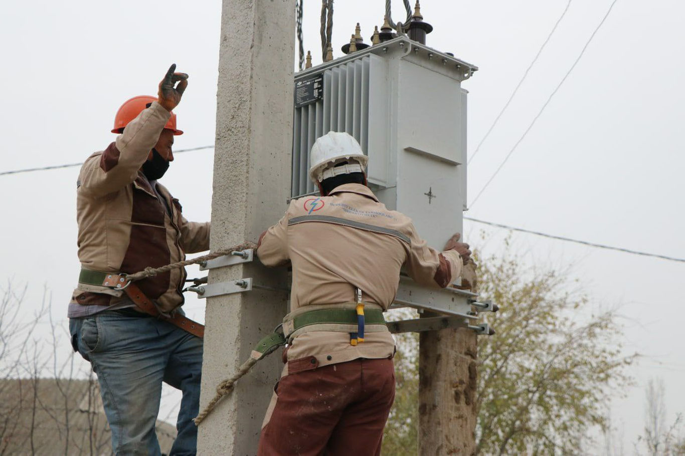 Хоразмда кучли ёмғир сабаб 5 та туман аҳолиси "светсиз" қолди
