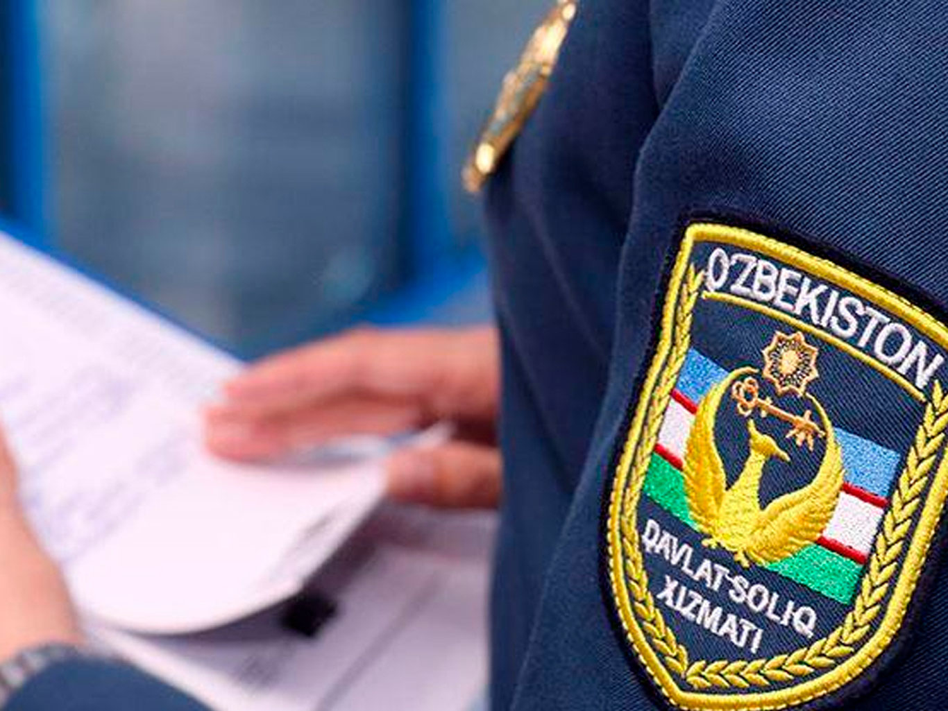 Сурхондарёда бозорчи аёл солиқчи билан жанжаллашди