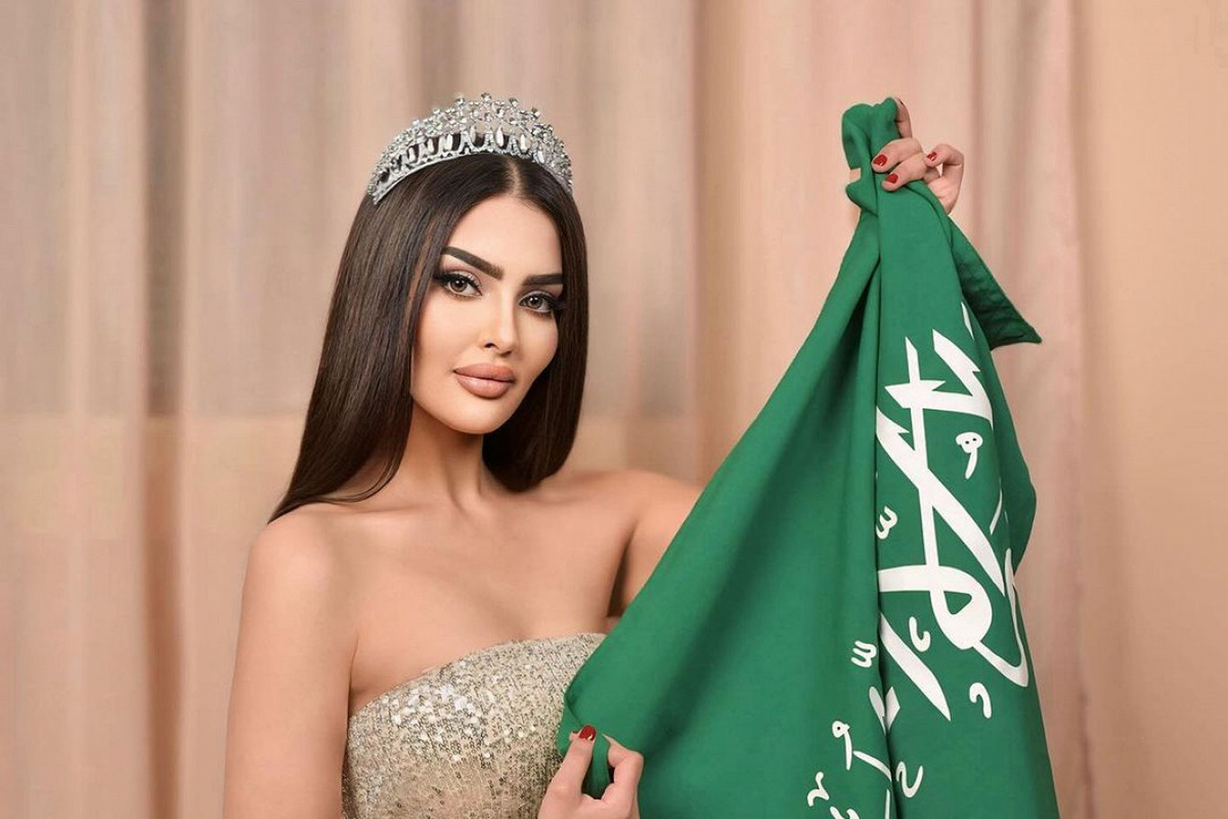 Саудиялик қиз илк бор “Коинот гўзали” танловида қатнашади