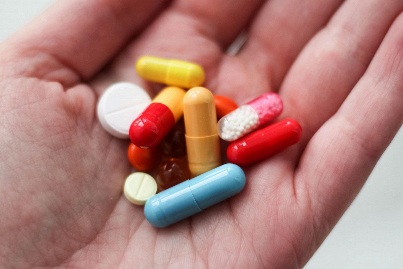 Россияда уч ёшли бола парацетамол ичиб вафот этди