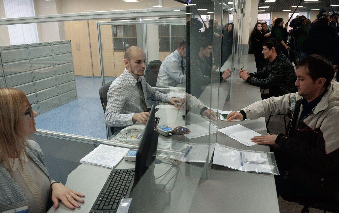 Энди мигрантларга юридик хизматлар учун ҳақ тўланади