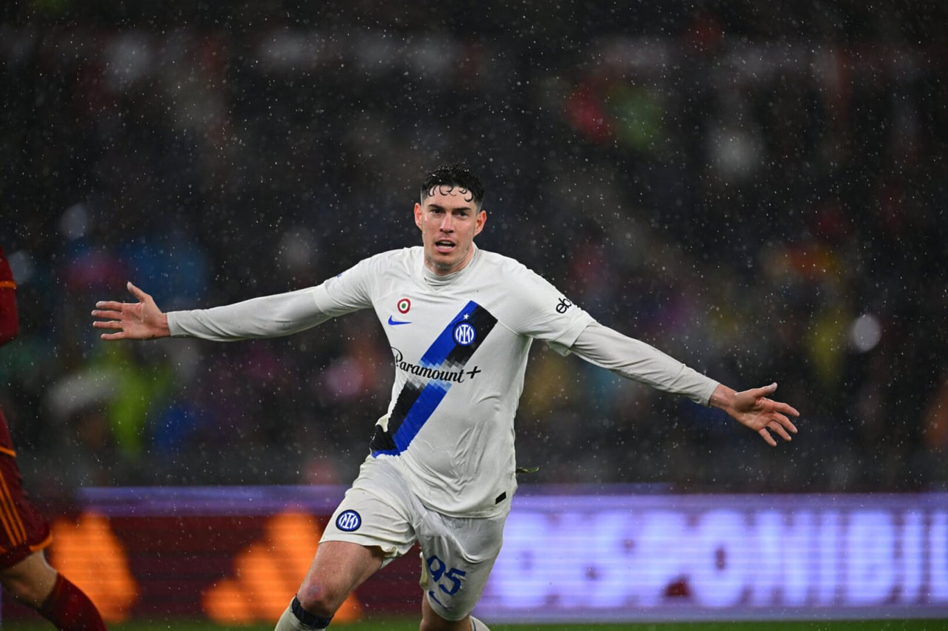 Мадриднинг "Реал" клуби яна бир футболчини сотиб олади