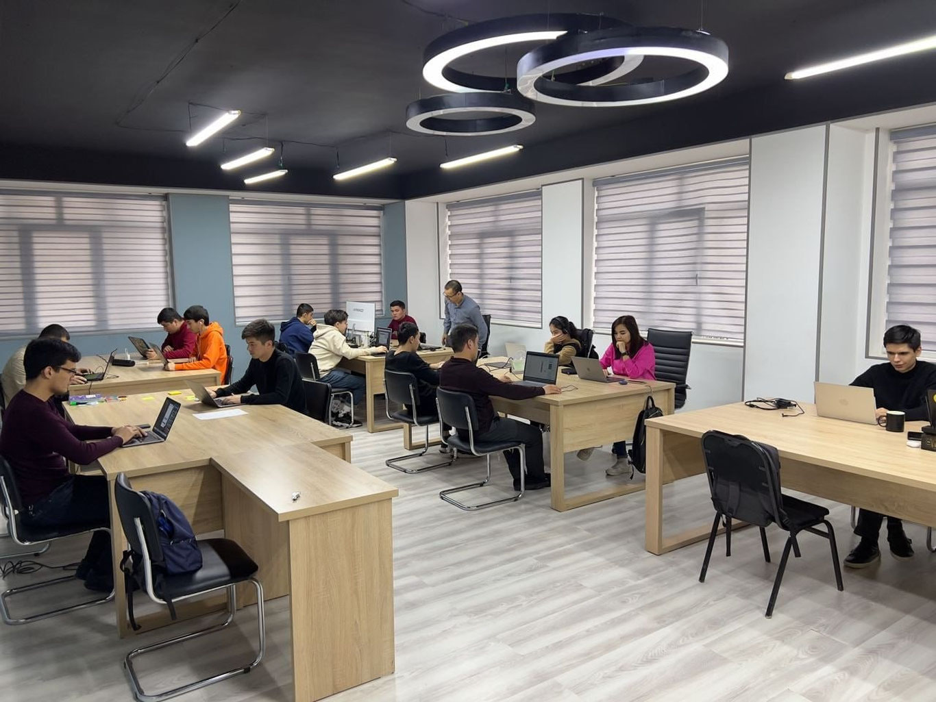 Ўзбекистонда ишлаётган талабалар сони қанча?