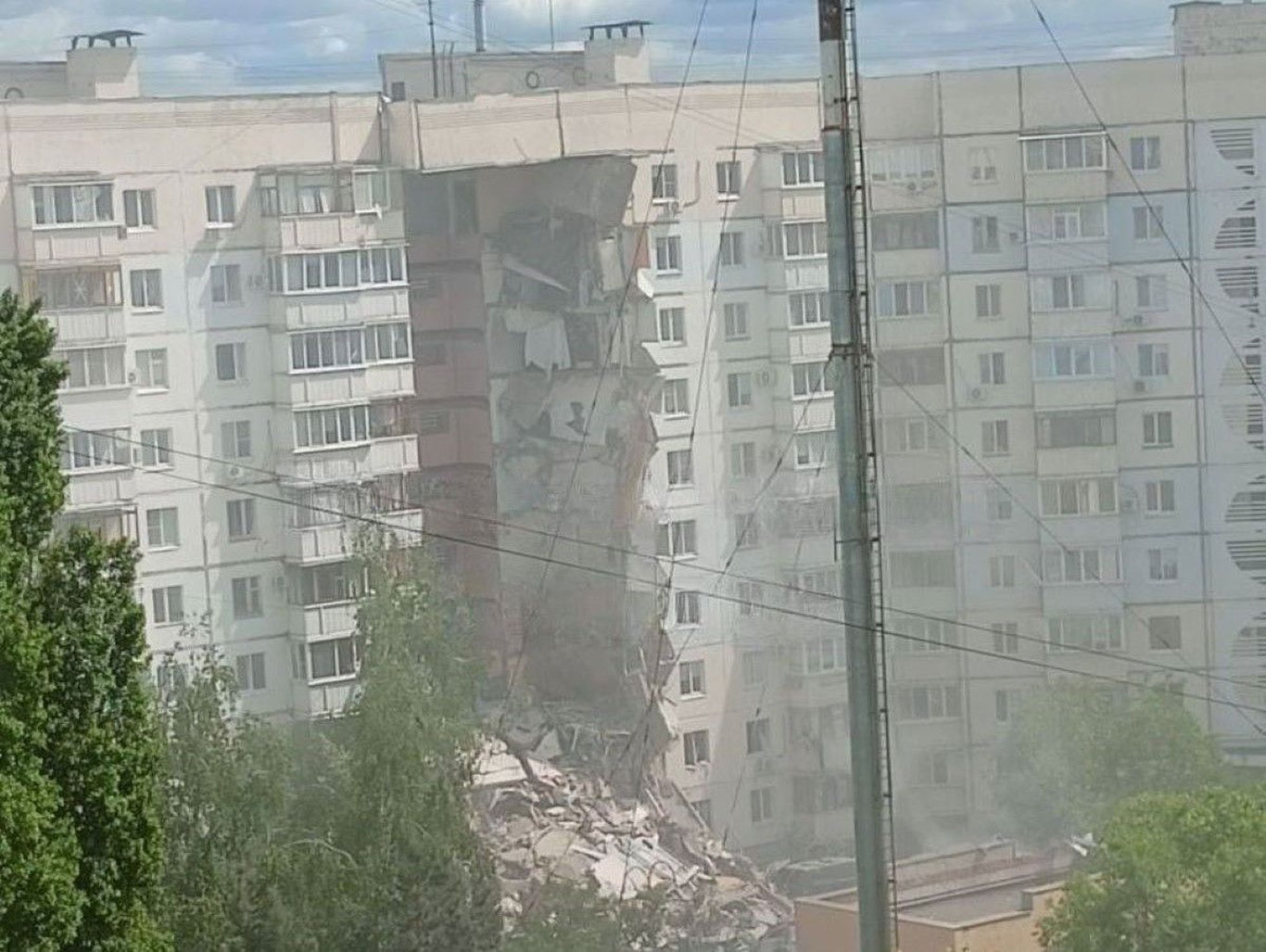 Россияда 10 қаватли уй снаряд ҳужумига учради